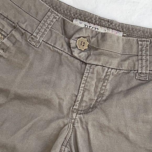 Buckle BKE casuals Mollie brown shorts size 26 - Picture 4 of 9